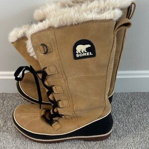 Sorel Women's Camel and Black Winter Boots